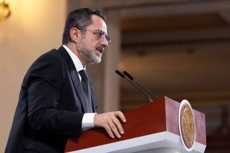 Titular de Profeco evita revelar nombres de legisladores morenistas