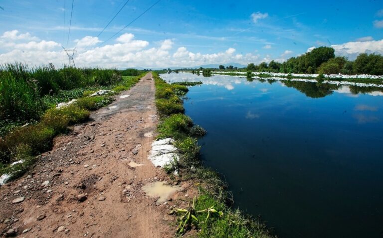 Alertan por riesgo de desborde del río Lerma en Michoacán
