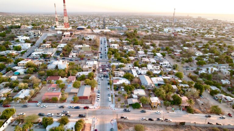 Castro Cosío entrega obra vial en La Paz y llama a hacer equipo