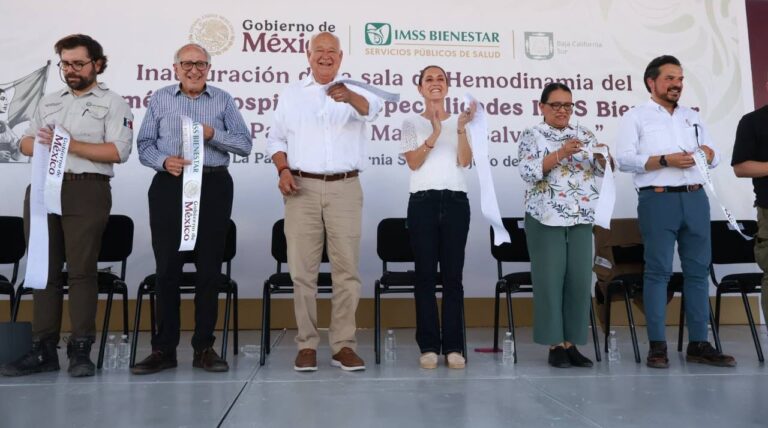 Sheinbaum inaugura sala de hemodinamia en BCS y anuncia inversión adicional en salud