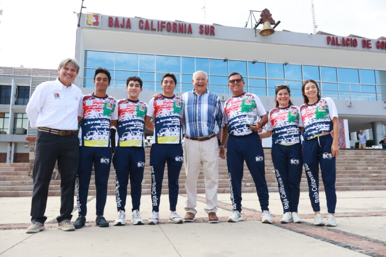 Reconoce Castro Cosío a delegación ciclista de BCS por segundo lugar nacional