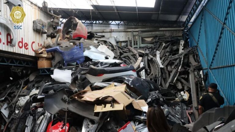 Aseguran mil toneladas de autopartes robadas en CDMX
