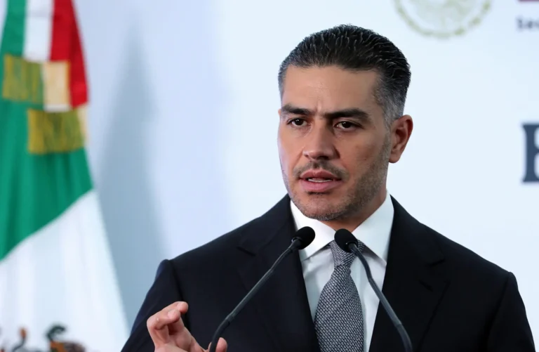 García Harfuch niega complicidad de Semar y FGR con red de huachicol