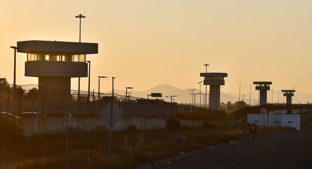 EU traslada a México a 14 presos por delitos de drogas