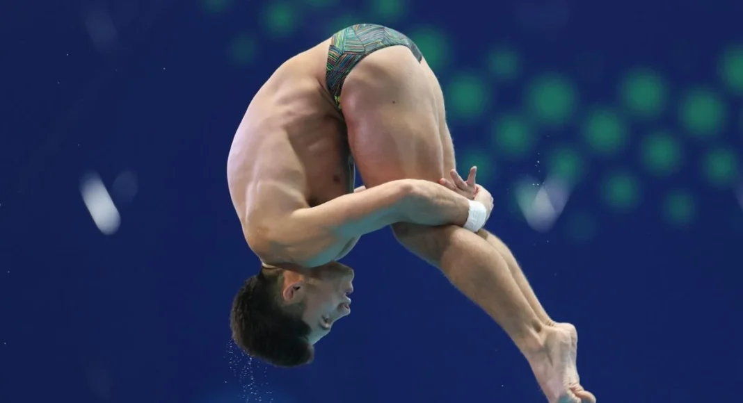 Sheinbaum felicita a atletas que destacaron en natación y ciclismo