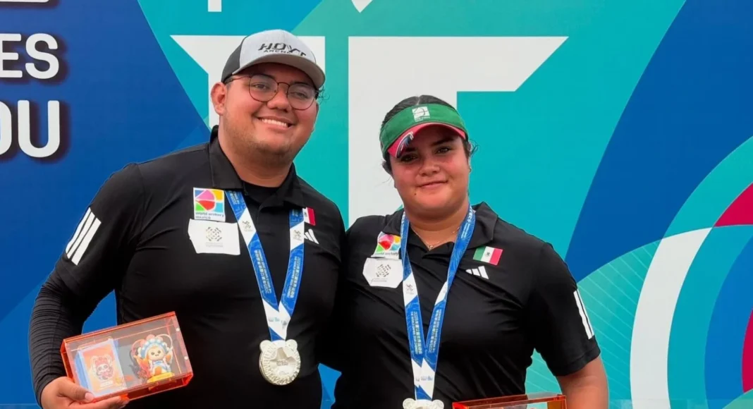 México gana plata en tiro con arco mixto en Chengdú 2025