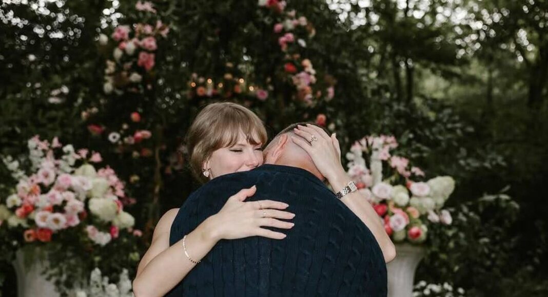 Taylor Swift anuncia su compromiso con Travis Kelce