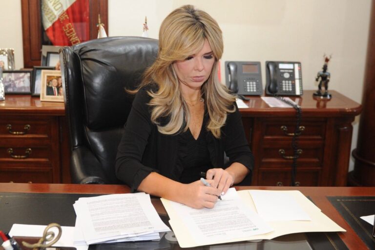 Ratifican a Claudia Pavlovich como embajadora en Panamá