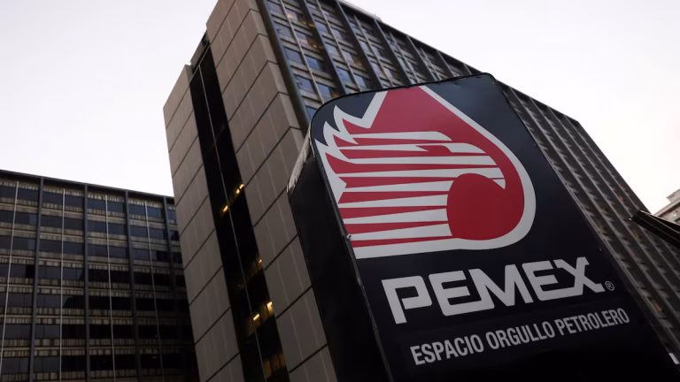Sheinbaum presenta estrategia financiera para fortalecer a Pemex