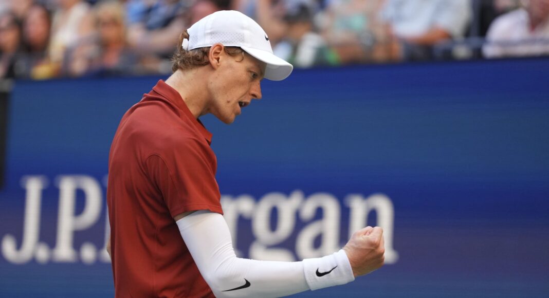 Sinner remonta ante Shapovalov y avanza en el US Open con el liderato en juego