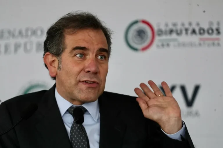 Sheinbaum condena fallo de la Corte sobre libros de texto y caso Lorenzo Córdova