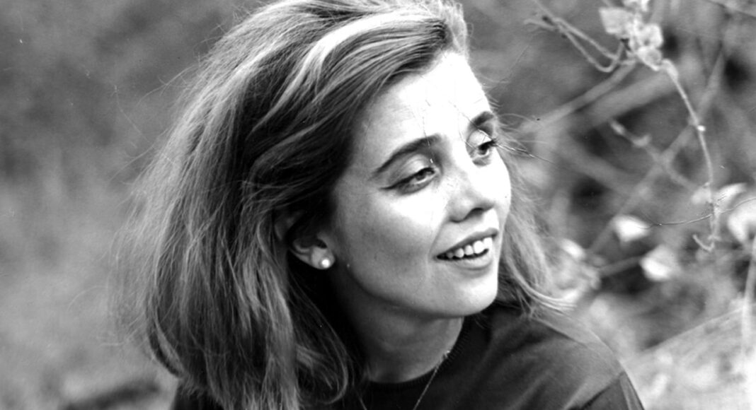 Defienden archivo de Elena Poniatowska ante recortes a cultura
