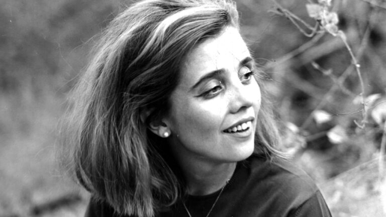 Defienden archivo de Elena Poniatowska ante recortes a cultura