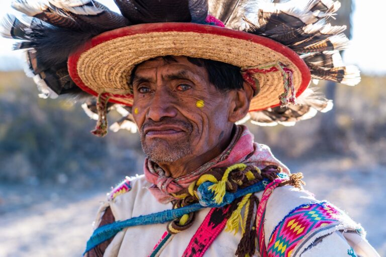 SEP y Unesco presentan libro sobre cultura Wixárika
