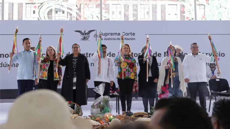 Entregan bastones de mando a ministros de la SCJN