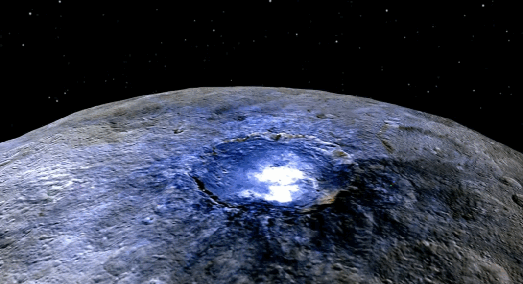 Cráteres lunares podrían albergar mil millones de dólares en metales preciosos
