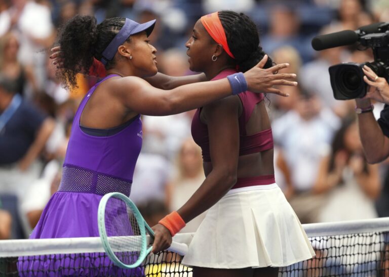 Naomi Osaka vence a Coco Gauff y avanza en el Abierto de EU
