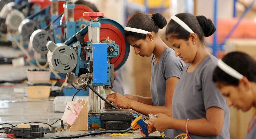 México busca consolidarse como potencia manufacturera global: SHCP