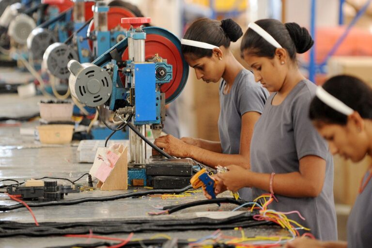 México busca consolidarse como potencia manufacturera global: SHCP