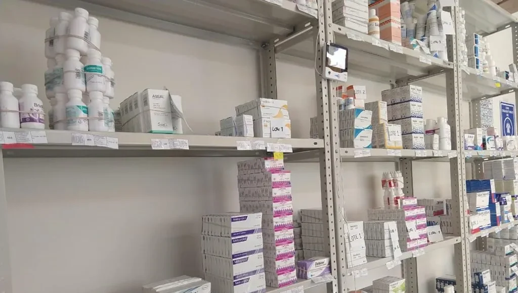Sheinbaum advierte sanciones a farmacéuticas que incumplan entrega de medicamentos