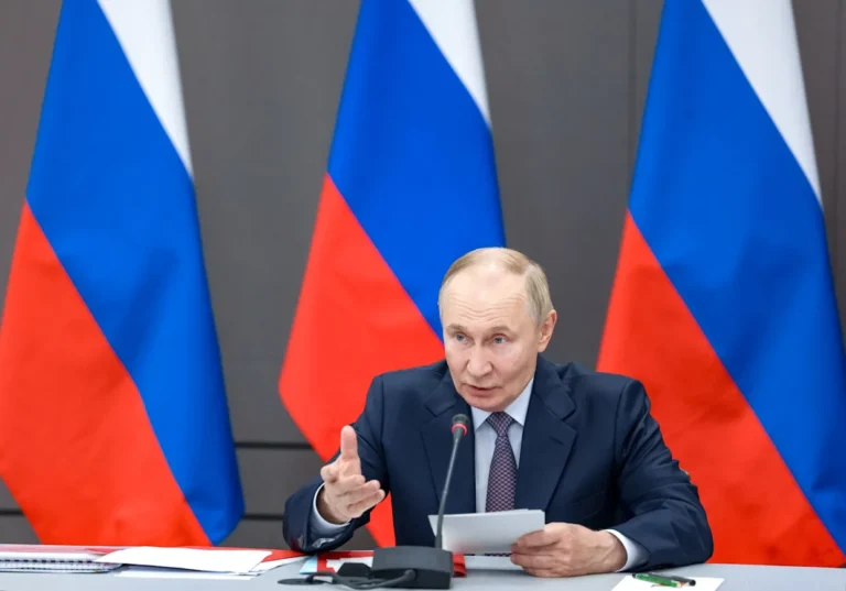 Putin anuncia continuidad parcial del START III hasta 2026