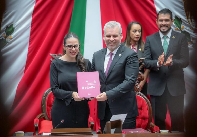 Bedolla destaca inversión histórica sin deuda en Michoacán