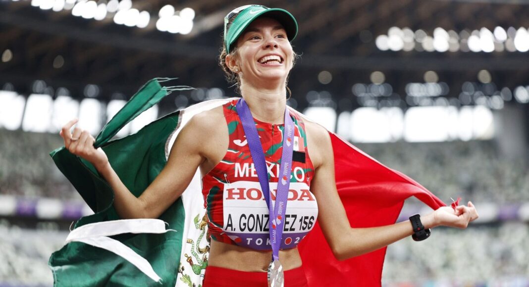 Alegna González gana plata histórica en Mundial de Atletismo