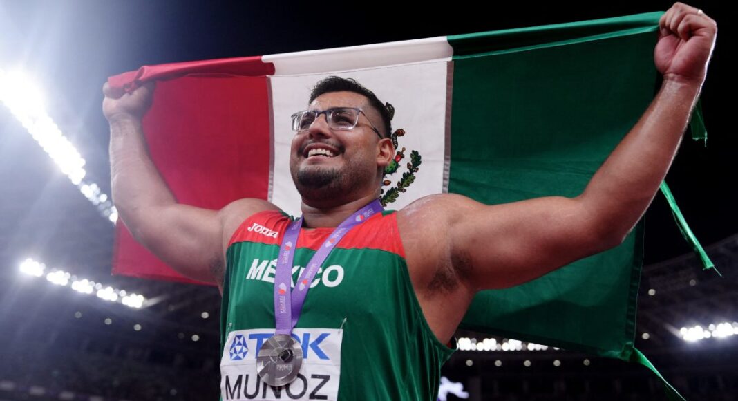 Uziel Muñoz gana histórica plata en Mundial de Atletismo