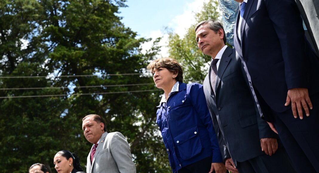 Delfina Gómez encabeza desfile patrio en Toluca