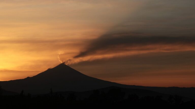 Popocatépetl registra 21 exhalaciones y 846 minutos de tremor