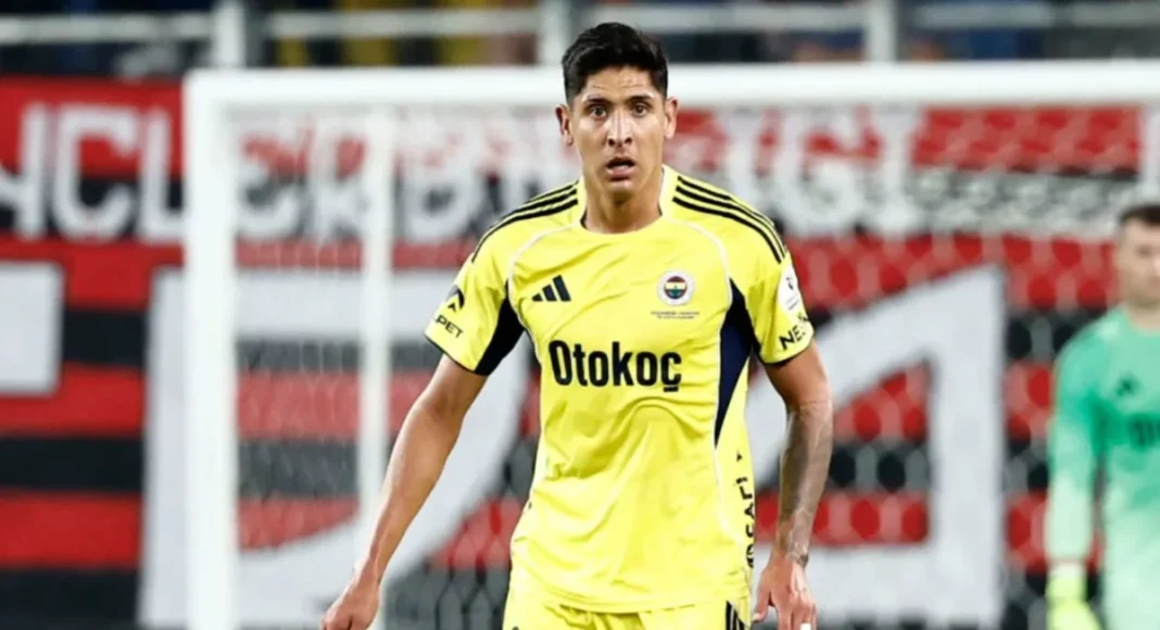 Edson Álvarez debuta con victoria en el Fenerbahce