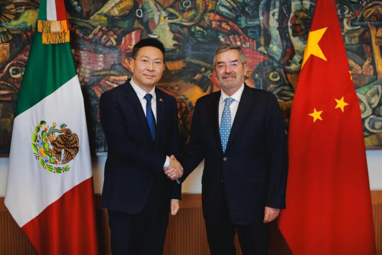 México y China mantienen diálogo tras anuncio de aranceles