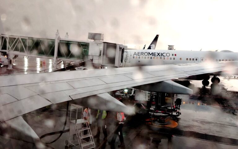 Rayo causó fallas en torre de control del AICM: Sheinbaum