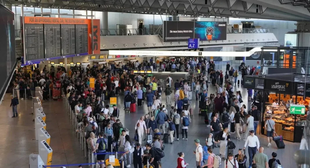 Ciberataque afecta aeropuertos europeos y provoca cancelaciones