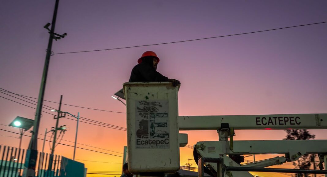 Ecatepec refuerza iluminación en calles y parques
