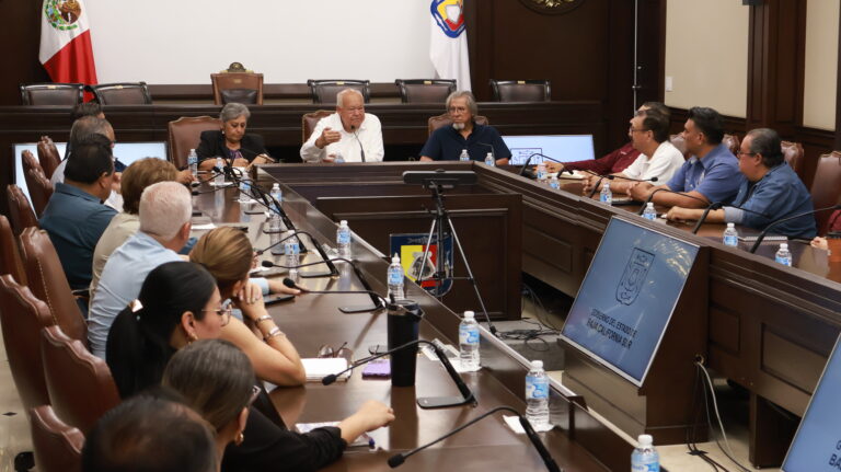 Gobernador de BCS llama a fortalecer educación con enfoque humano