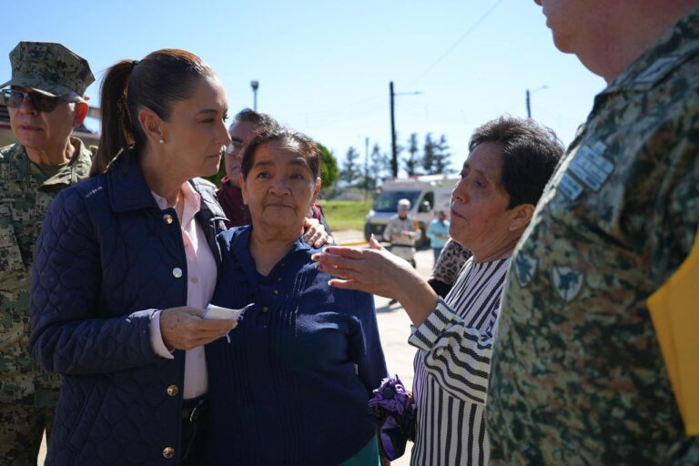 Sheinbaum recorre zonas afectadas por lluvias en cinco estados
