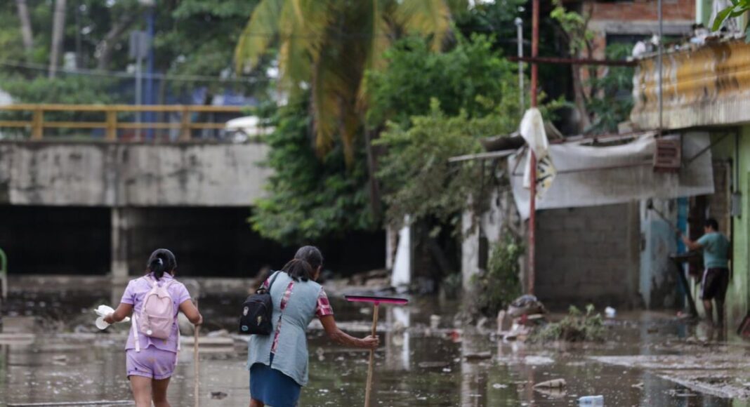 Suman 70 personas fallecidas por lluvias; 160 comunidades siguen incomunicadas