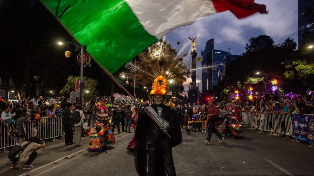 Mega Procesión de Catrinas 2025 en Paseo de la Reforma 4 Mega Procesión de Catrinas 2025 en Paseo de la Reforma