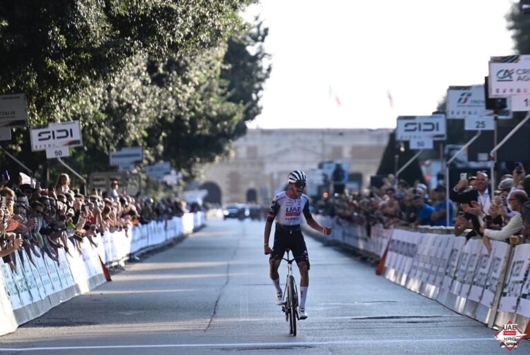 Isaac del Toro gana el Giro del Veneto y hace historia