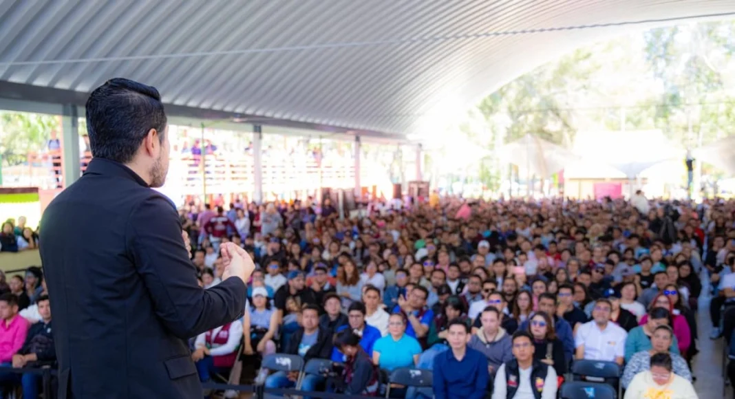 Megaclase de IA reúne a 2 mil personas en Azcapotzalco