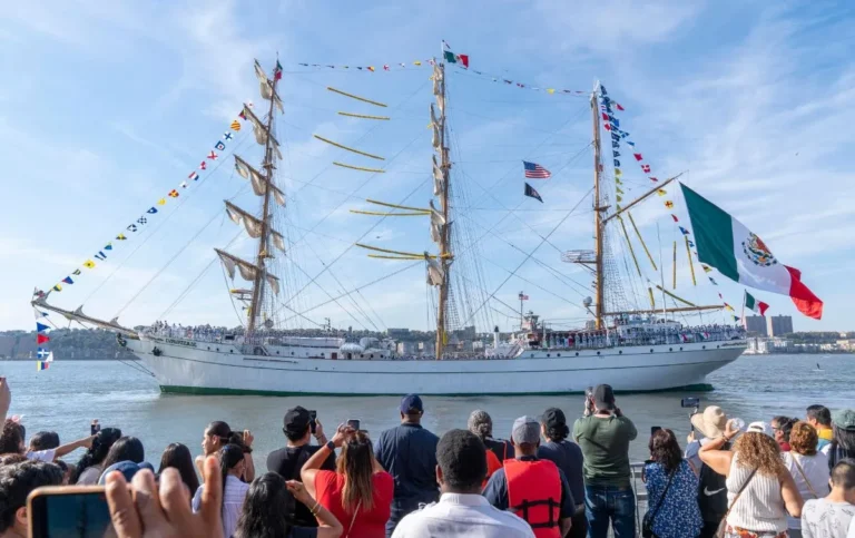 El Buque Escuela Cuauhtémoc retoma su travesía tras accidente en Nueva York