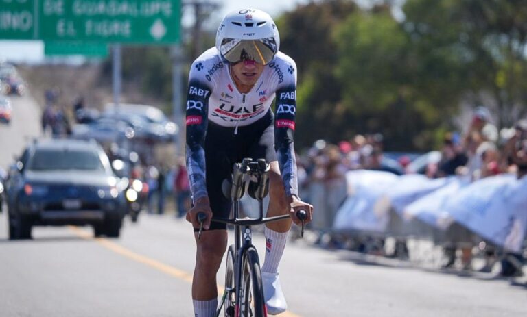 Isaac del Toro gana contrarreloj élite en Nacional de Ciclismo