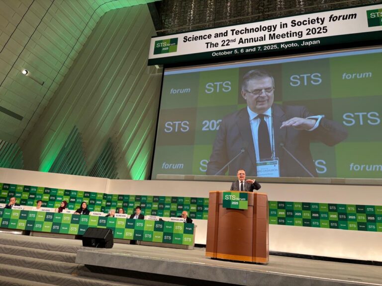 Ebrard anuncia foro mundial de ciencia y tecnología en México