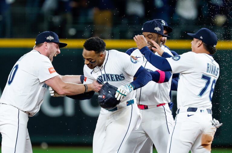 Seattle avanza a la Serie de Campeonato tras maratón de 15 entradas