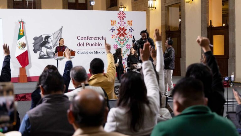 Sheinbaum llama a fortalecer el diálogo entre autoridades y estudiantes de la UNAM