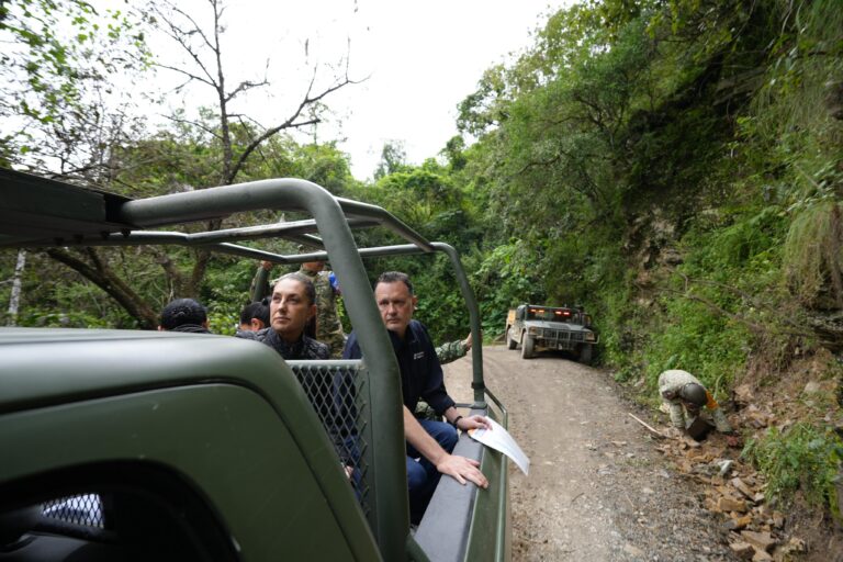 Sheinbaum supervisa apoyo a familias afectadas en Querétaro