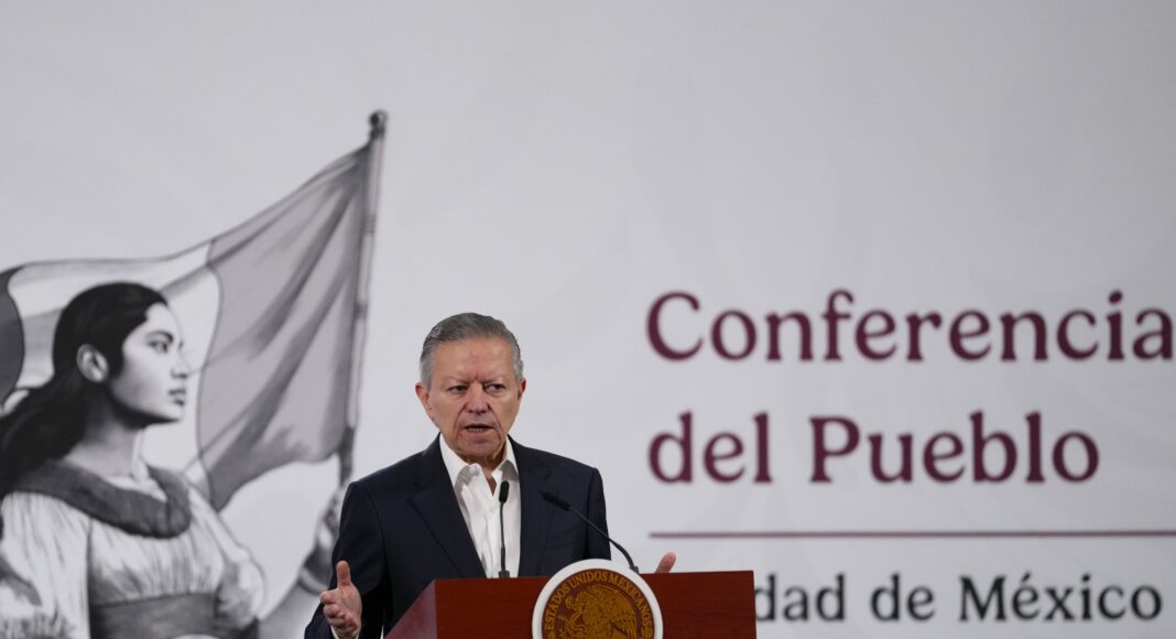 Zaldívar denuncia campaña contra reforma al amparo