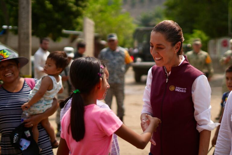 Sheinbaum supervisa daños por lluvias en Puebla