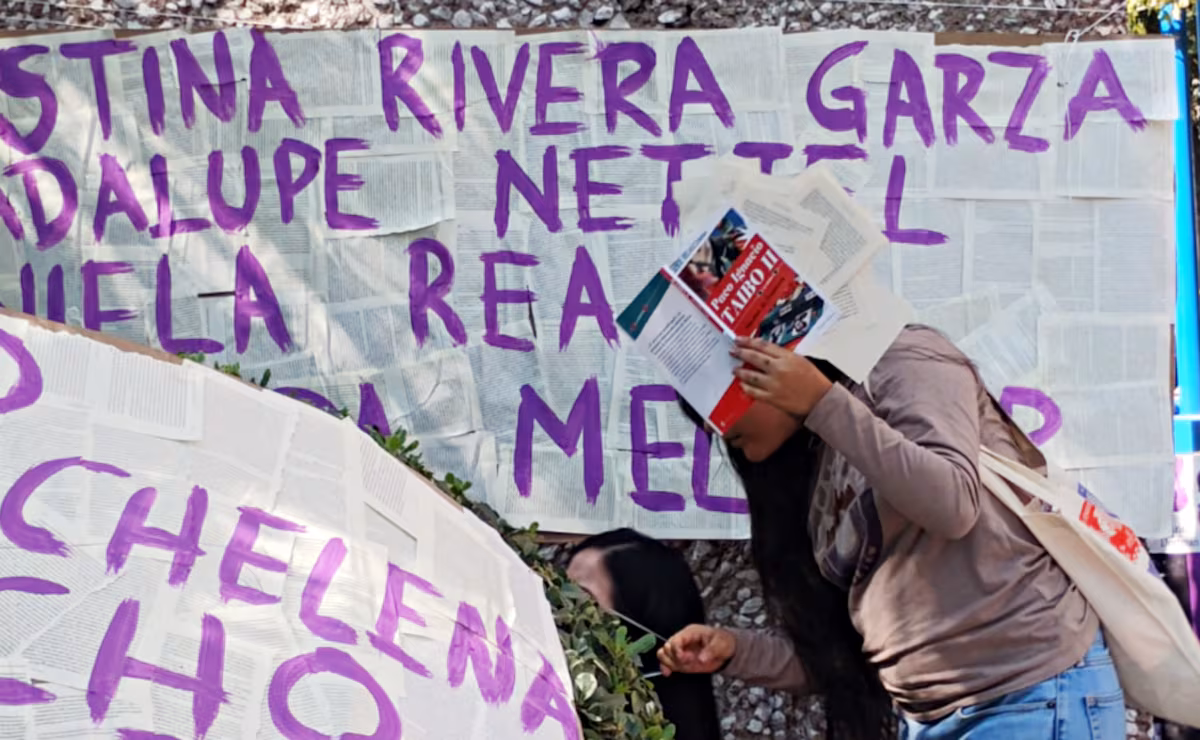 4 Feministas exigen la renuncia de Paco Ignacio Taibo II